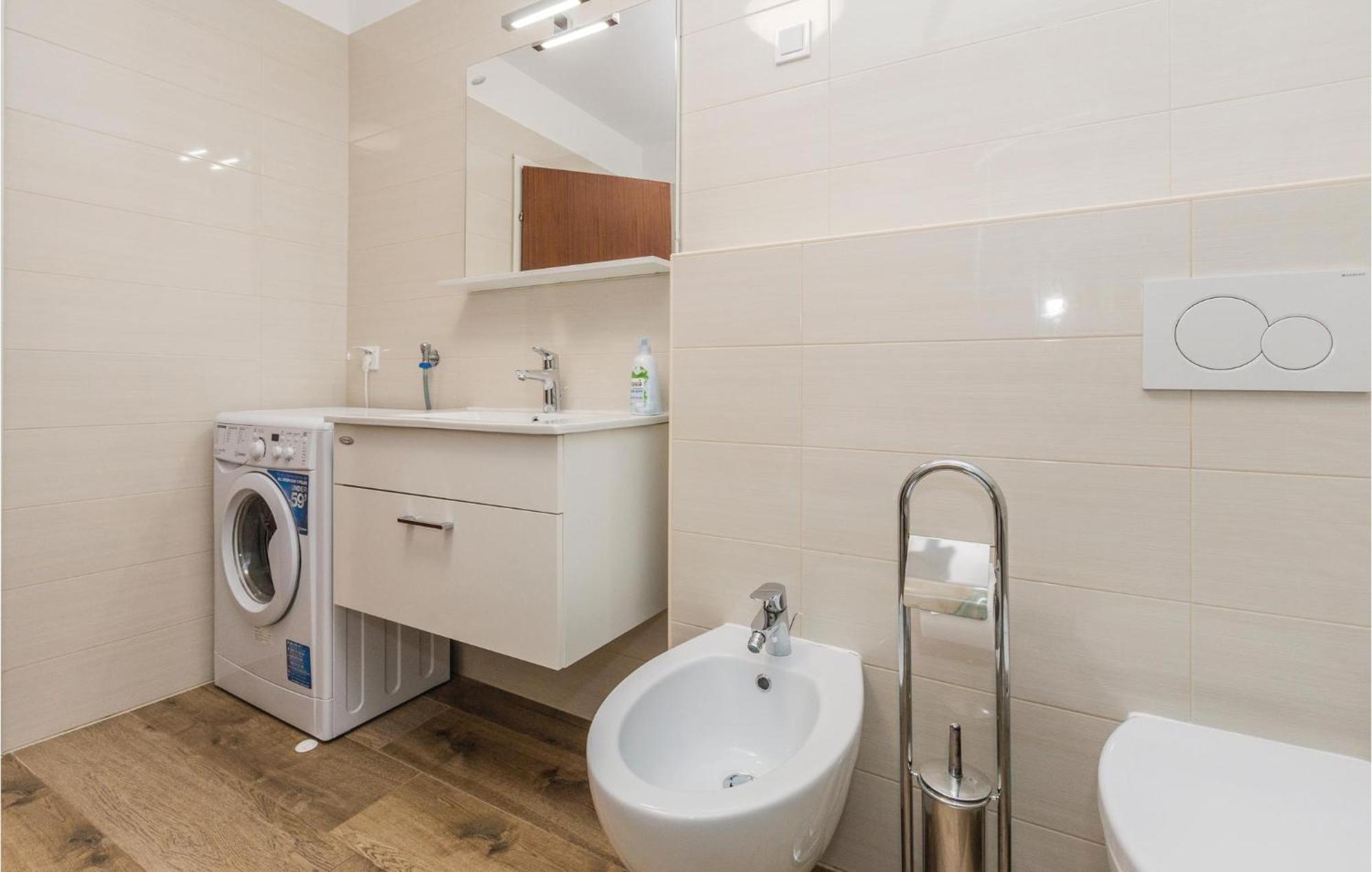 Gorgeous Apartment In Porec With Kitchen 외부 사진