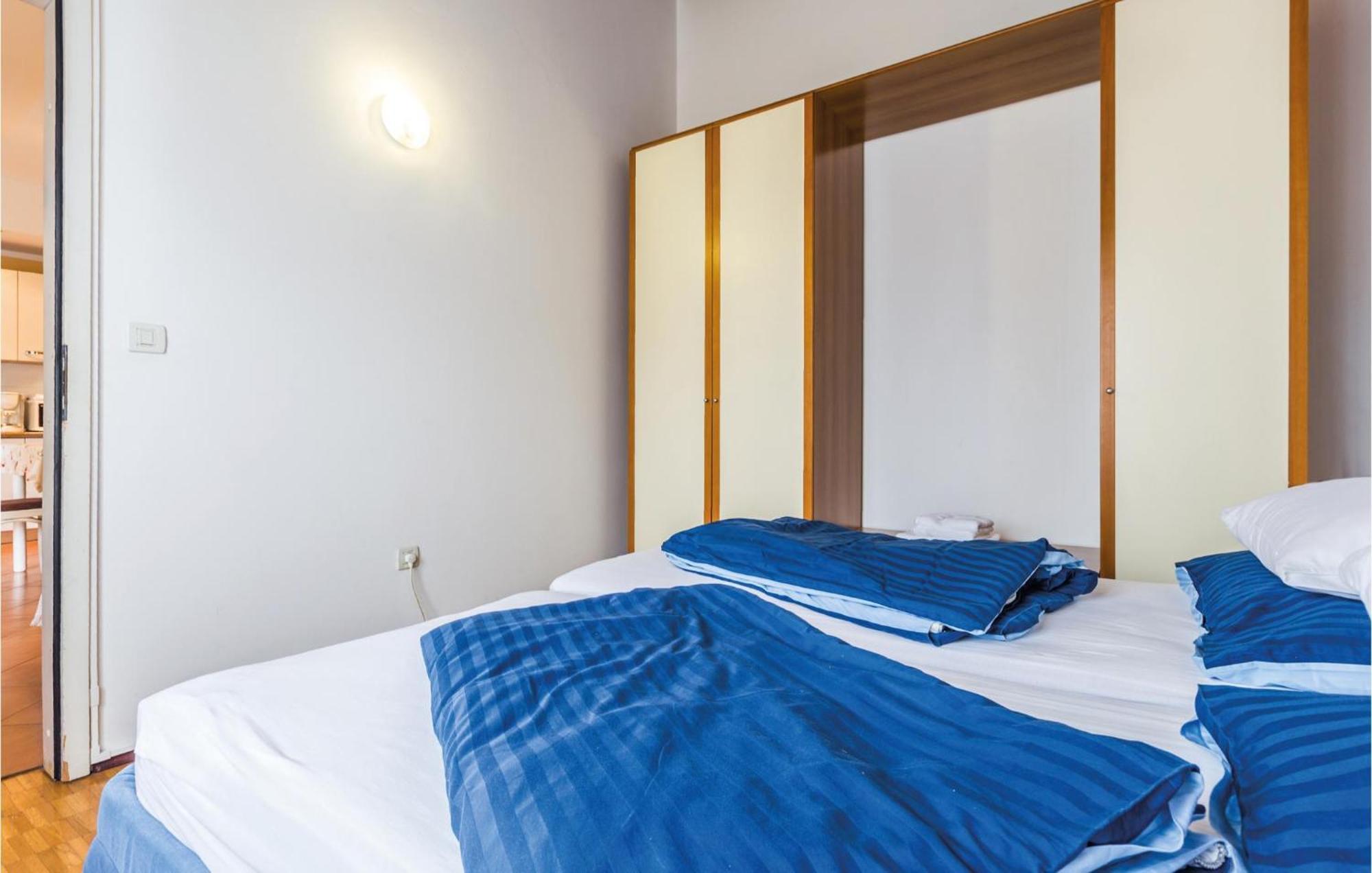 Gorgeous Apartment In Porec With Kitchen 외부 사진