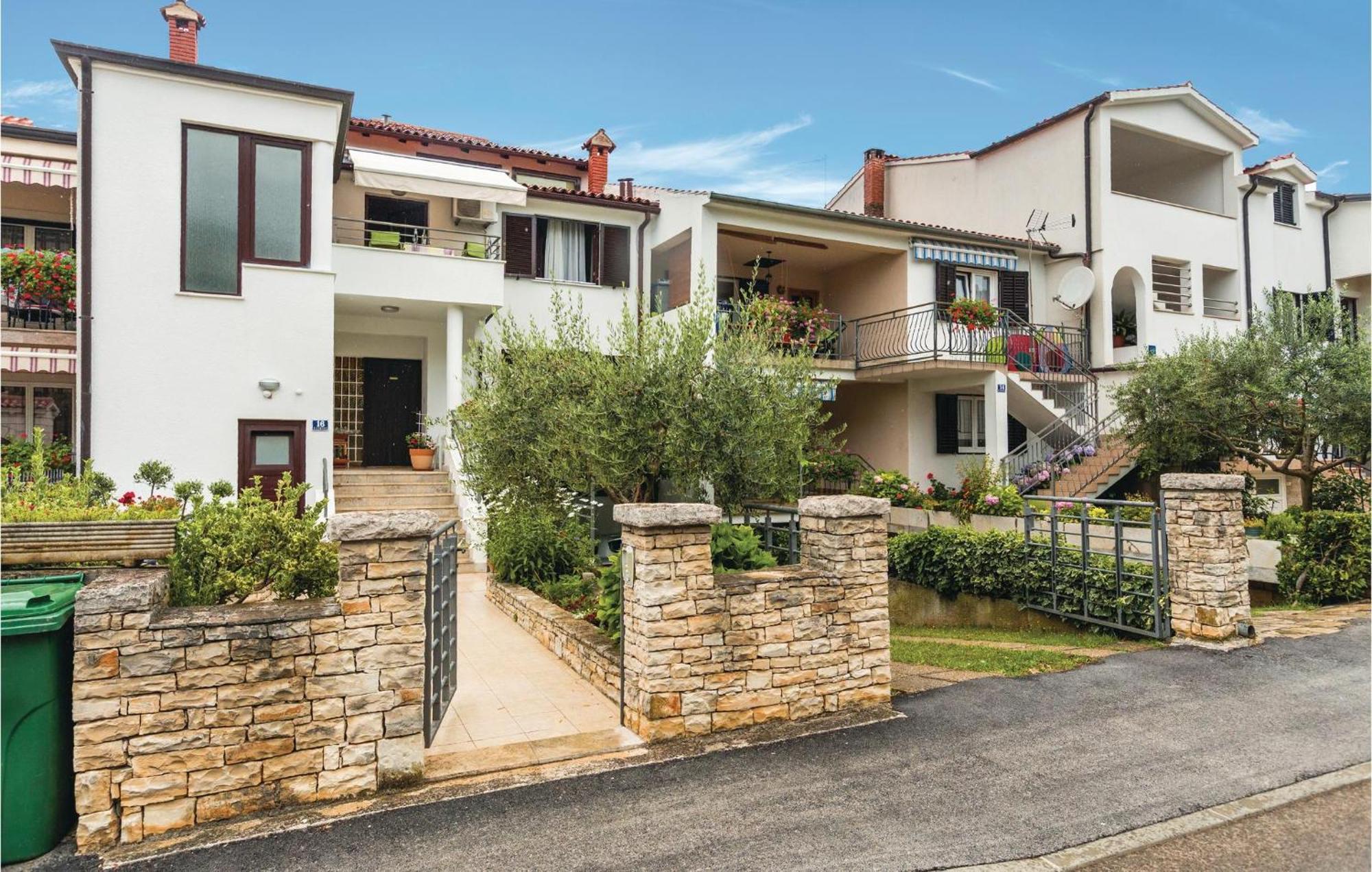 Gorgeous Apartment In Porec With Kitchen 외부 사진