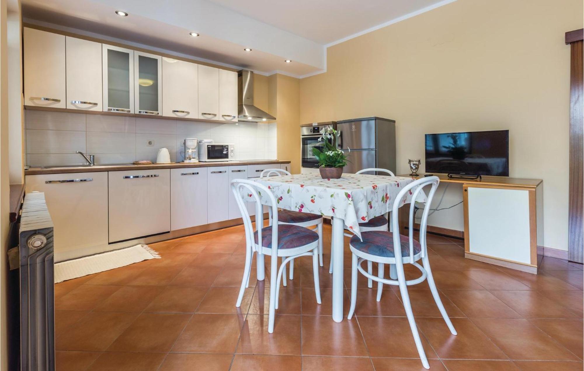 Gorgeous Apartment In Porec With Kitchen 외부 사진