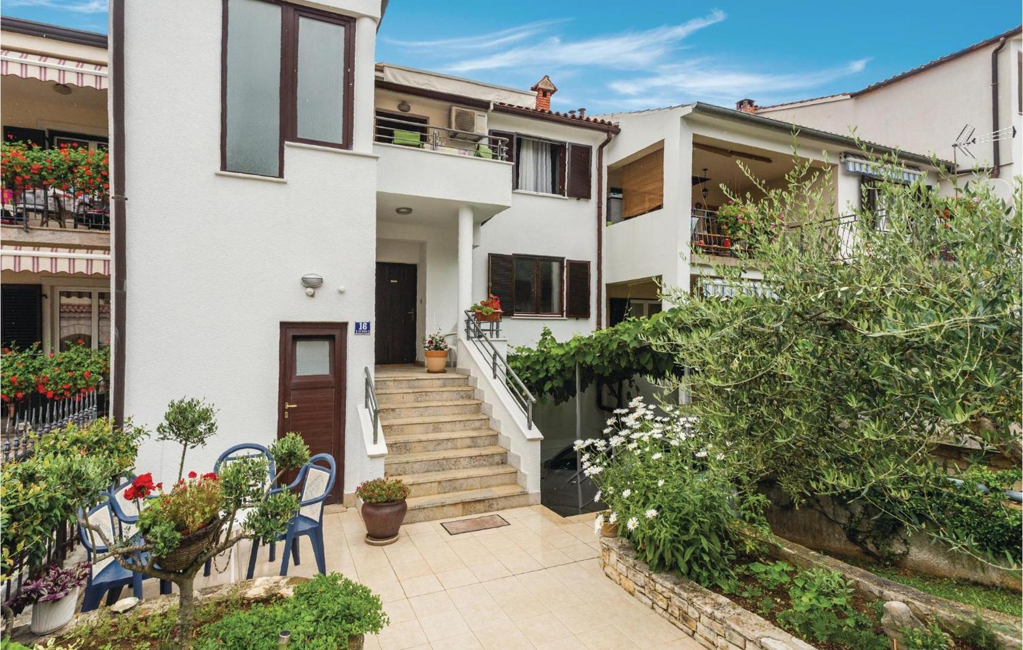 Gorgeous Apartment In Porec With Kitchen 외부 사진